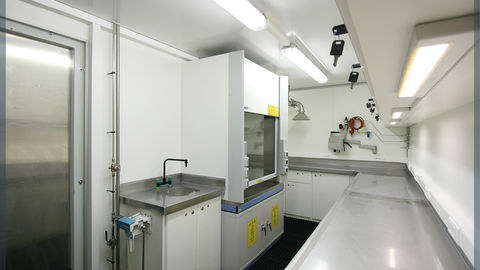 Mobile lab unit for on-site analysis