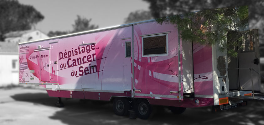 Les mammobiles de l'Association Montpellier-Hérault pour le Dépistage du Cancer du Sein