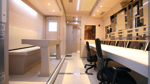 Ob van that can be adapted to all types of recording services