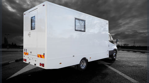 A compact and autonomous mobile ophthalmology unit to travel across Mauritius