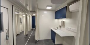 Ergonomic space layout for maximum versatility in the mobile clinic