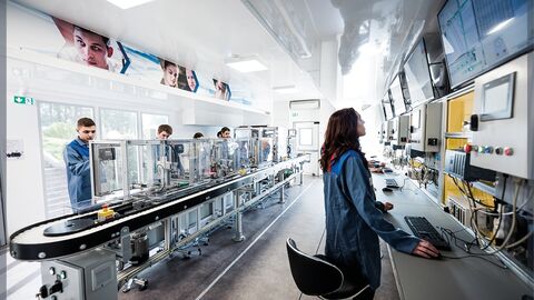 Mobile training centre to discover industrial jobs Mobile training centre to discover industrial jobs